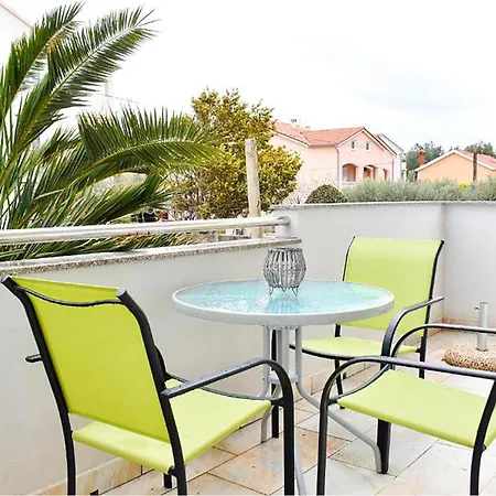 1 Bedroom Beautiful In Apartament *