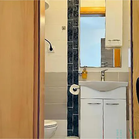 Apartment 1 Bedroom Beautiful In