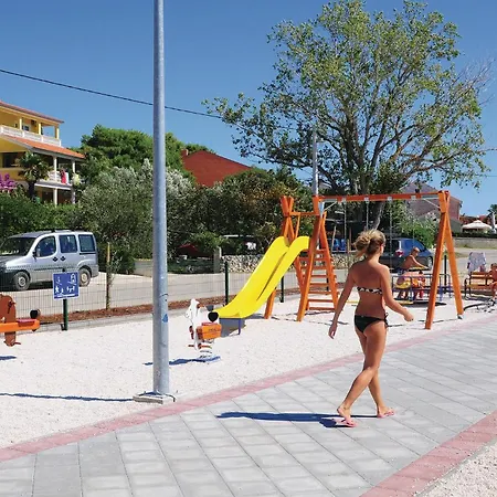 1 Bedroom Beautiful In Апартаменты Врси